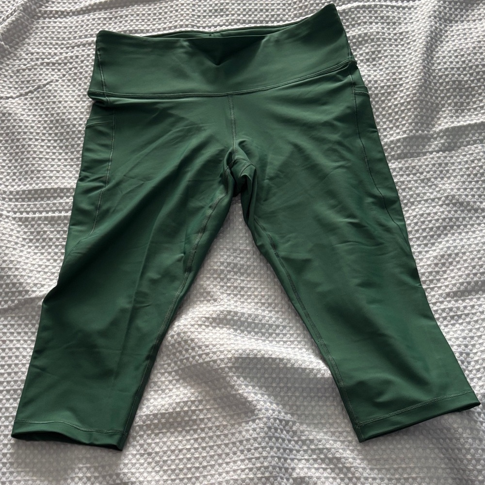 Athleta Interval Stash Capri